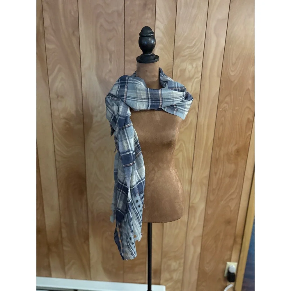 Womens Blue‎ White Plaid Lightweight Scarf with Eyelash Fringe Trim